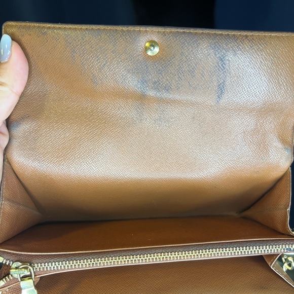 ❌SOLD❌ Louis Vuitton Sarah Crossbody Converted Wallet - Picture 5 of 6